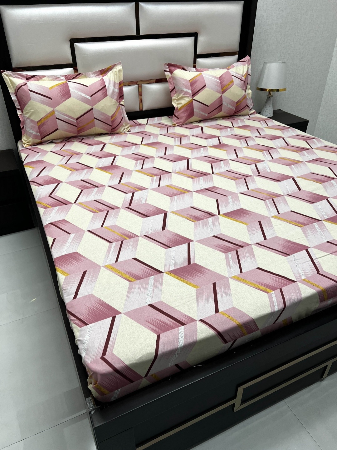 

Pure Decor Passion Pink Geometric 250 TC Pure Cotton Queen Bedsheet With 2 Pillow Covers