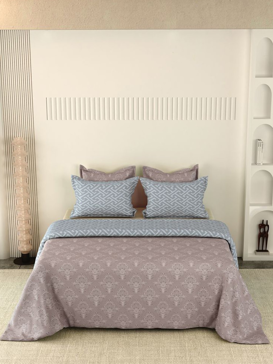 

LABHAM Brown Floral 210 TC Pure Cotton Reversible King Bedsheet With 2 Pillow Covers