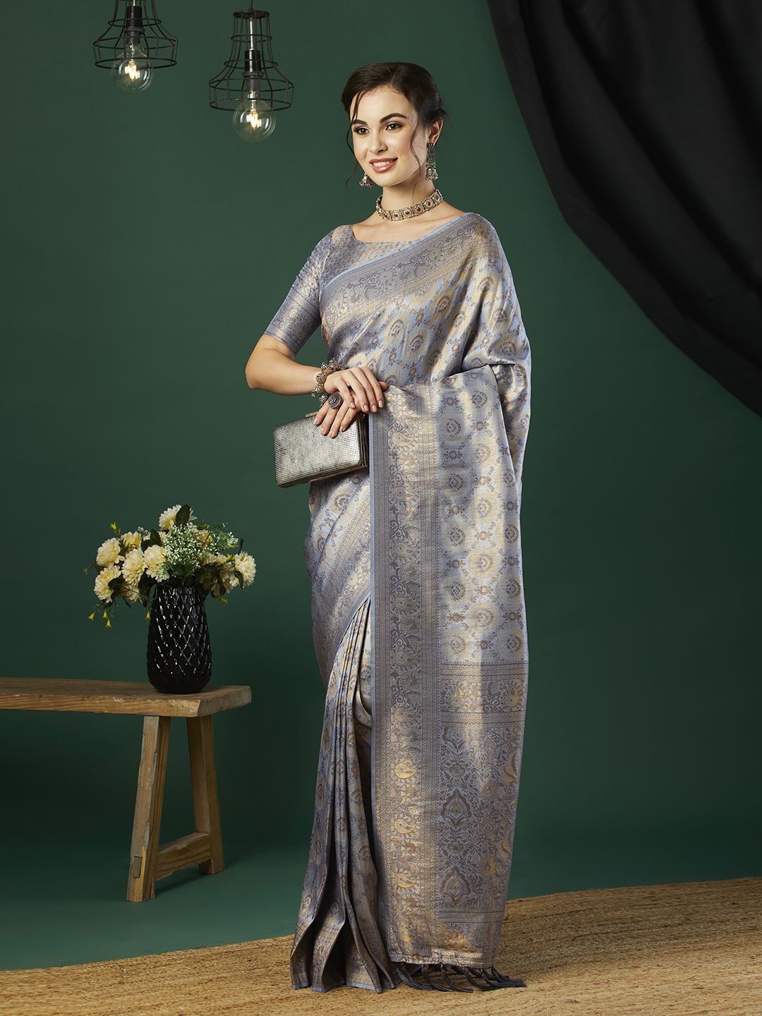 

KAYOMMI Ethnic Motifs Woven Design Zari Pure Silk Kanjeevaram Saree, Grey