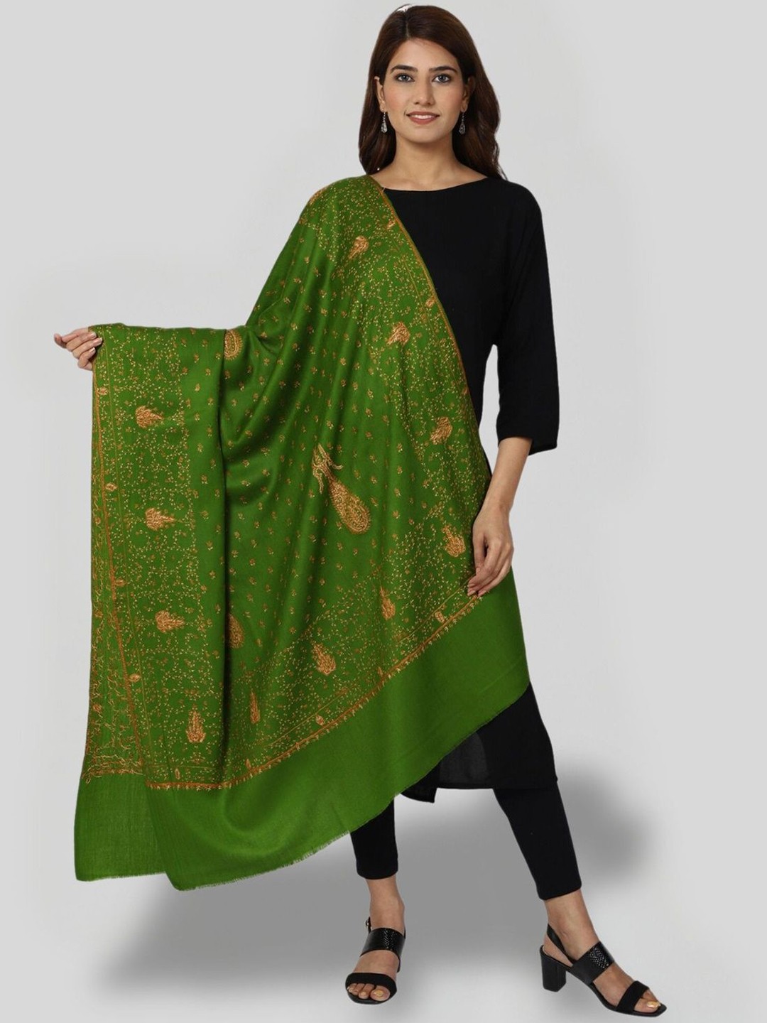 

SWI Stylish Floral Embroidered Woollen Shawl, Green