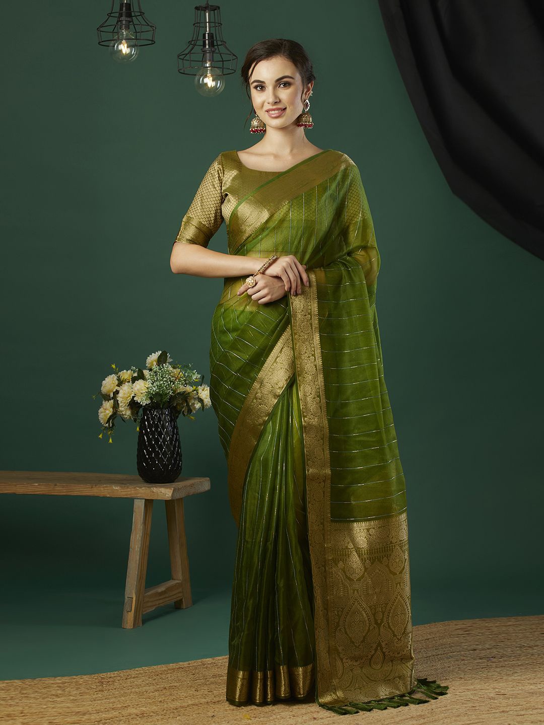 

KAYOMMI Woven Design Zari Organza Saree, Green