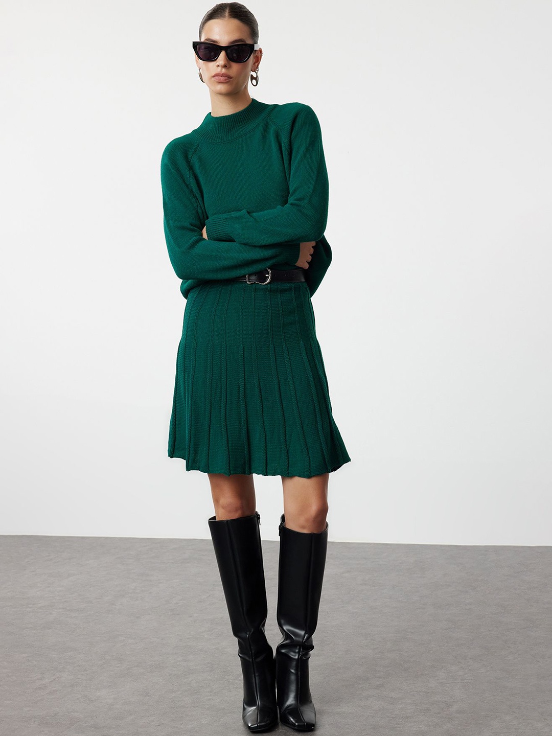 

Trendyol High Neck Acrylic Top With Skirt, Green