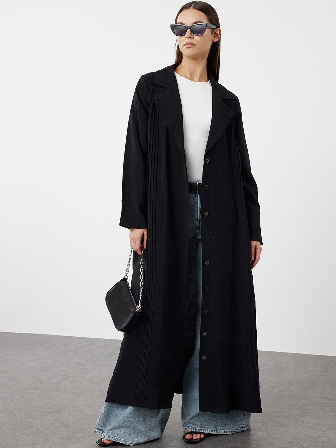

Trendyol V-Neck Longline Button Straight Shrug, Black