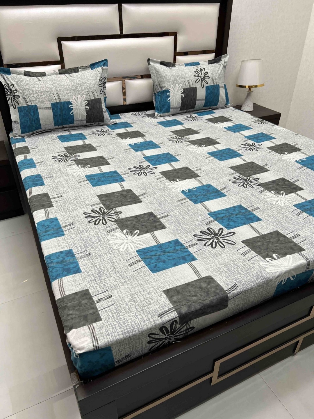 

Pure Decor Passion Green Floral 250 TC Pure Cotton Queen Bedsheet With 2 Pillow Covers
