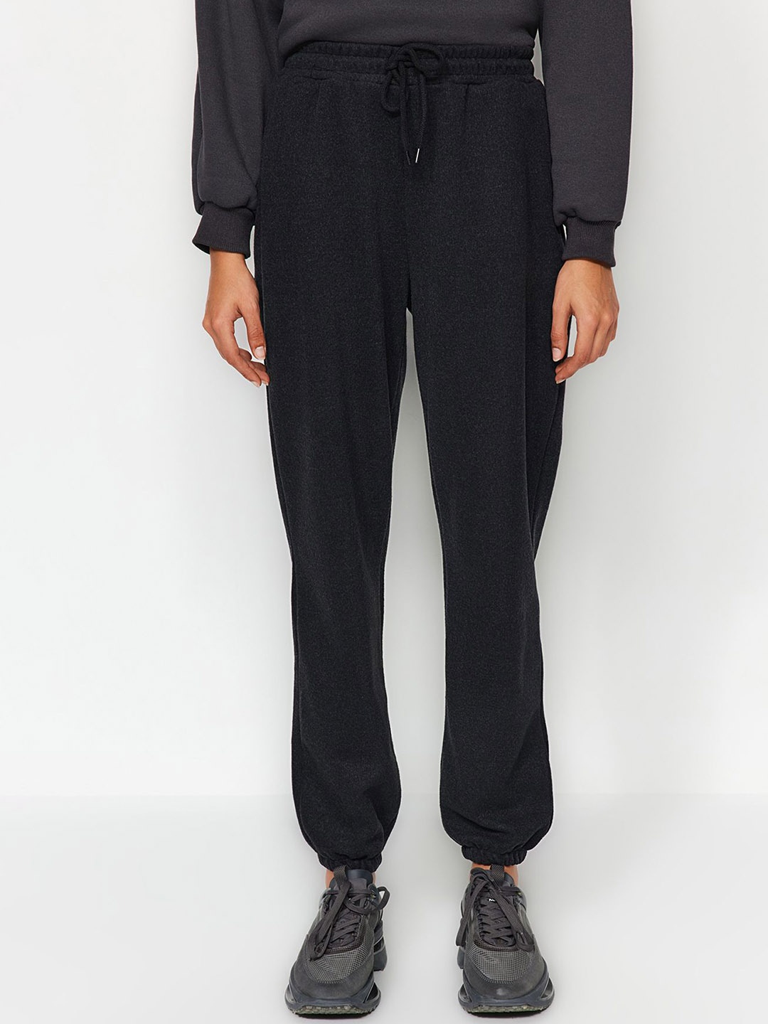

Trendyol Mid-Rise Track Pant, Black