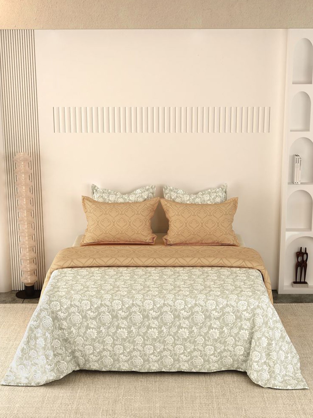 

LABHAM White & Green Floral 210 TC Pure Cotton Reversible King Bedsheet & 2 Pillow Covers