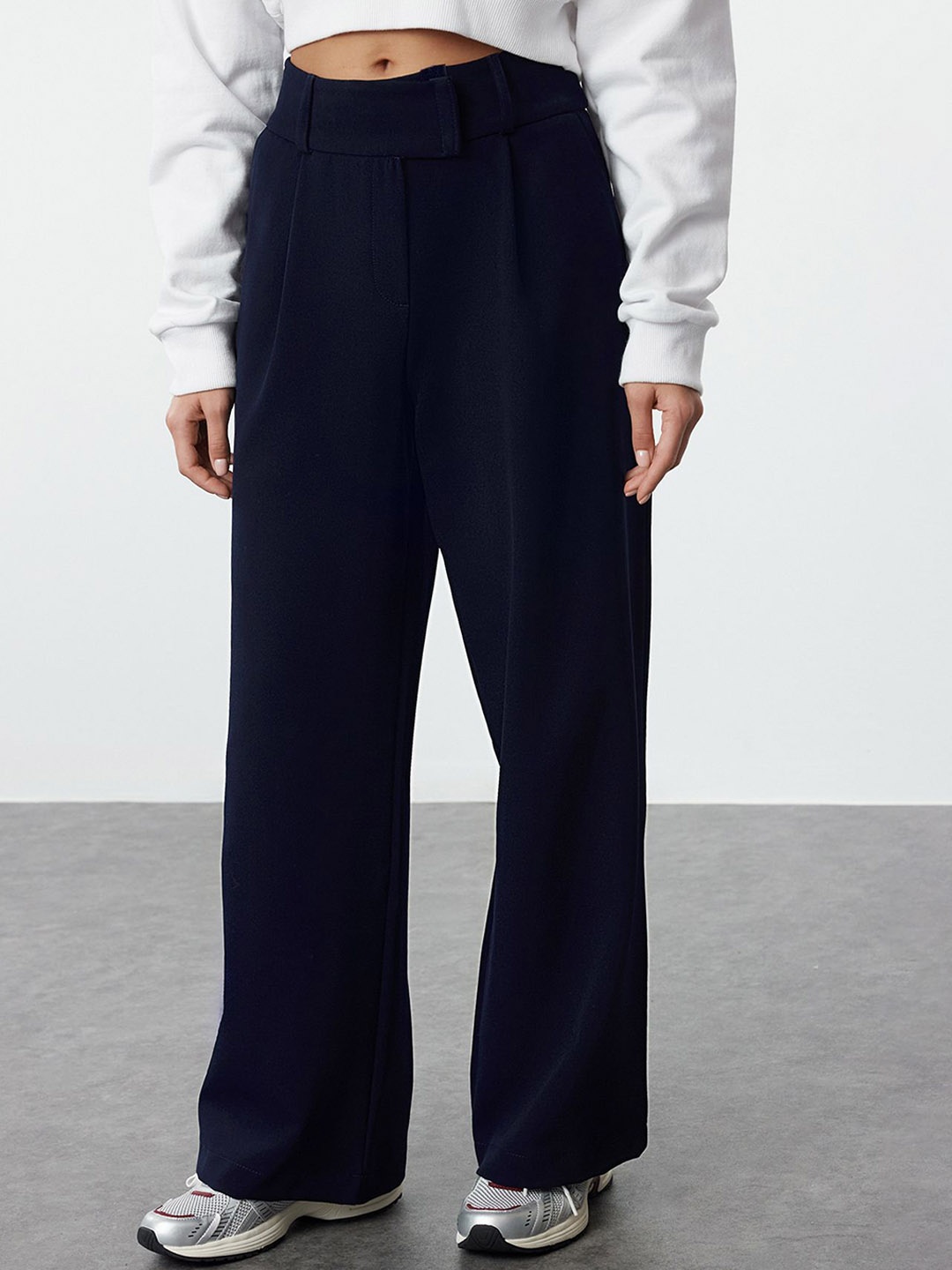 

Trendyol Women Pleated Parallel Trousers, Black