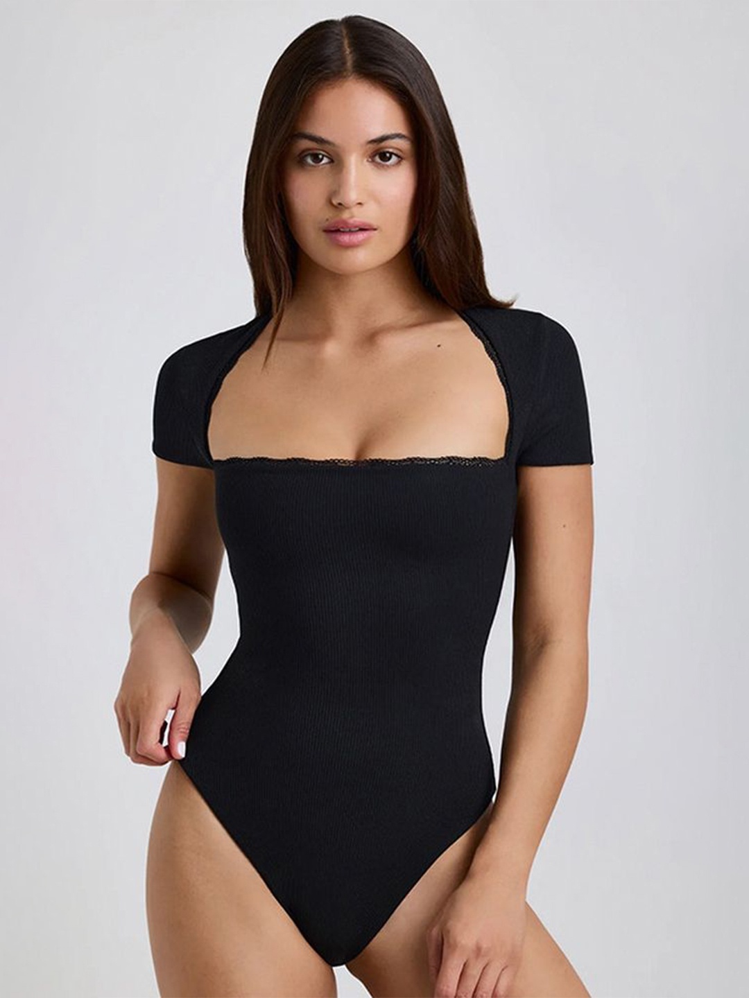 

LULU & SKY Top, Black