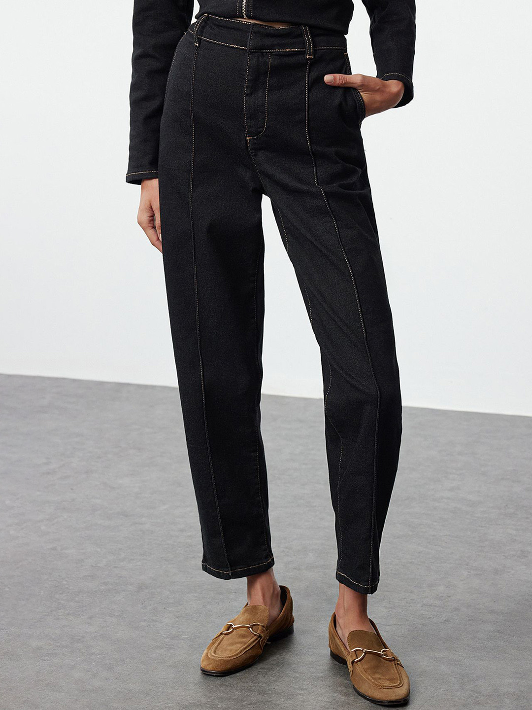 

Trendyol Women Slash Knee Jeans, Na