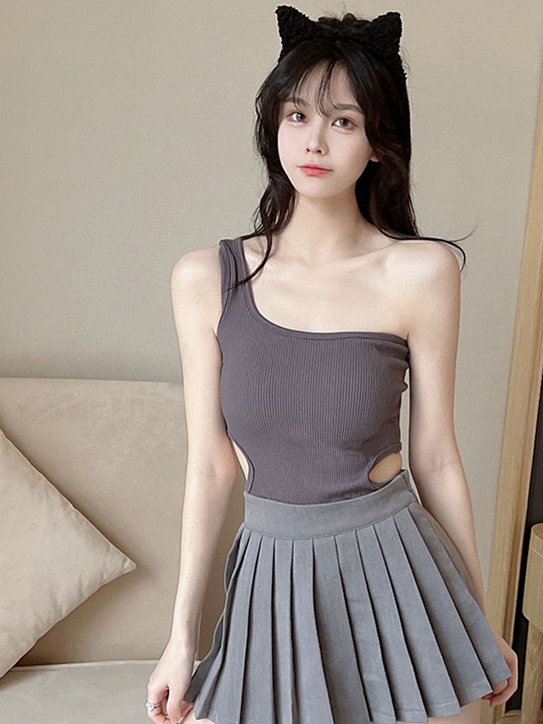 

LULU & SKY One Shoulder Top, Grey
