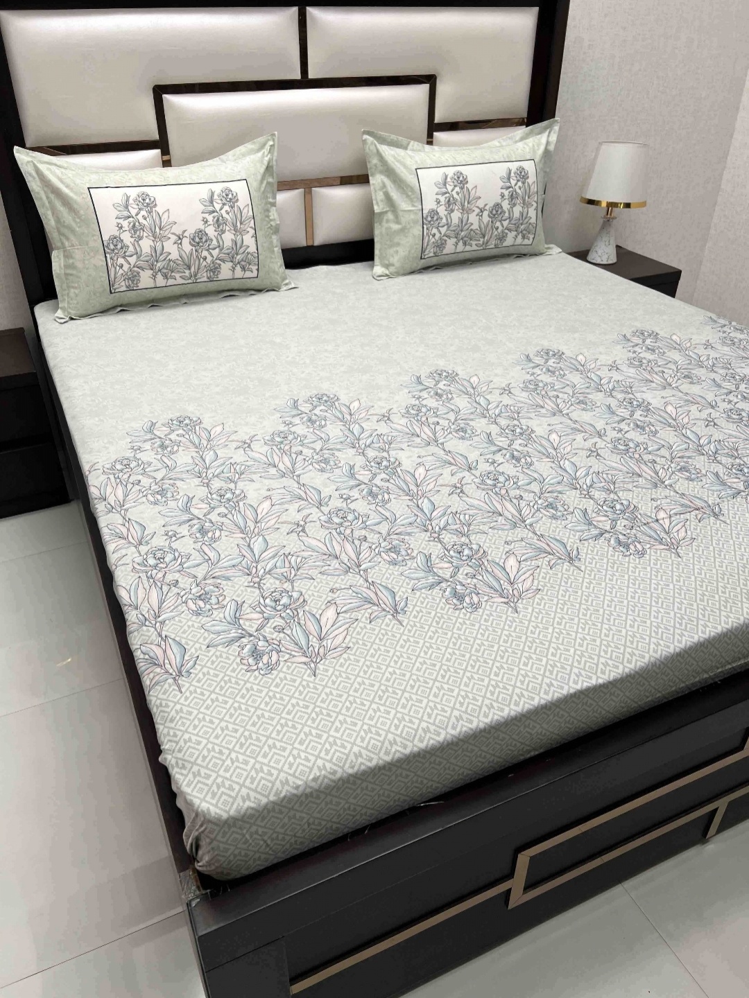 

Pure Decor Lifestyle Grey & Green Floral 350 TC Cotton King Bedsheet With 2 Pillow Covers