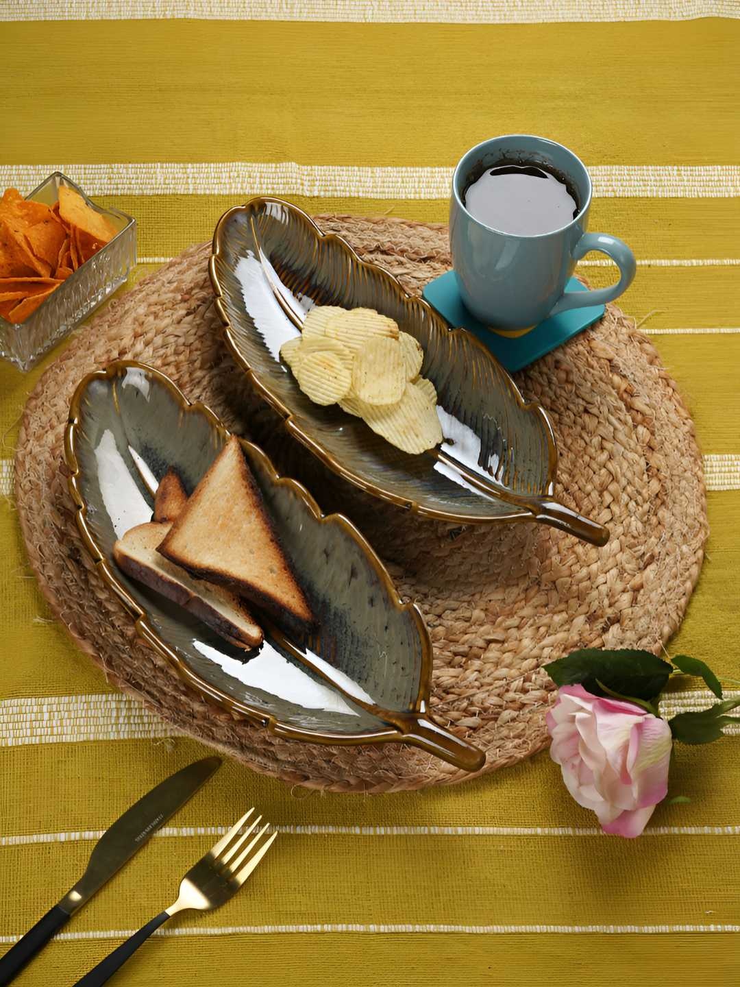 

Aura Brown 2 Pieces Leafy Cut Designed Ceramic Food Platter