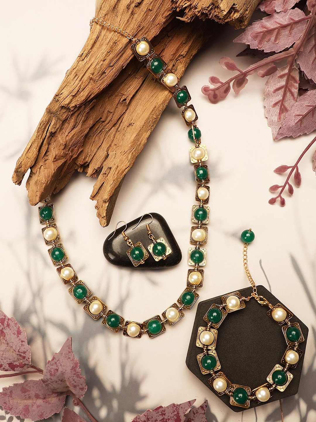 

Anouk Gold-Plated Pearls Beaded Jewellery Set