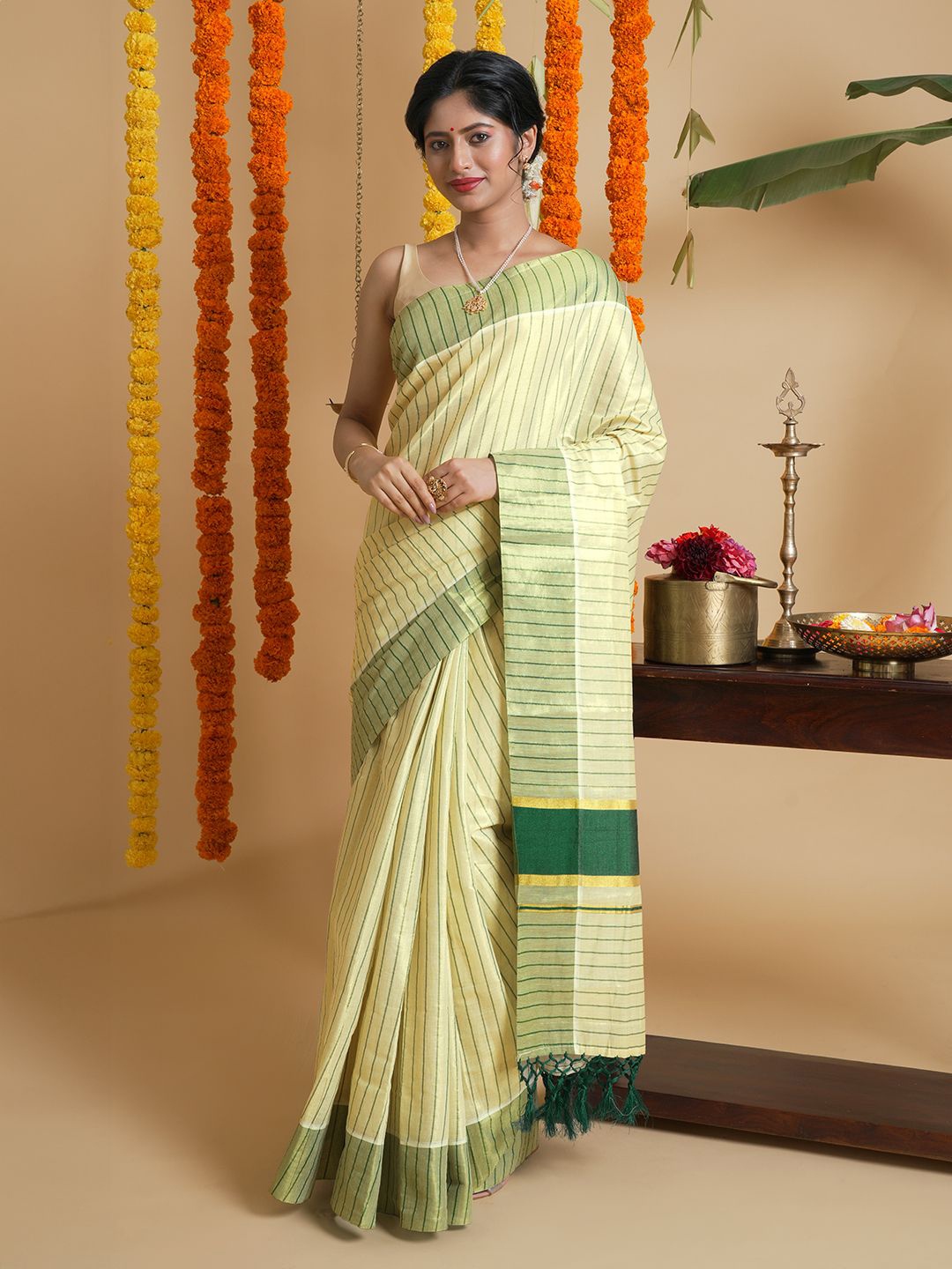 

TEEJH Striped Zari Tissue Kasavu Saree, Green