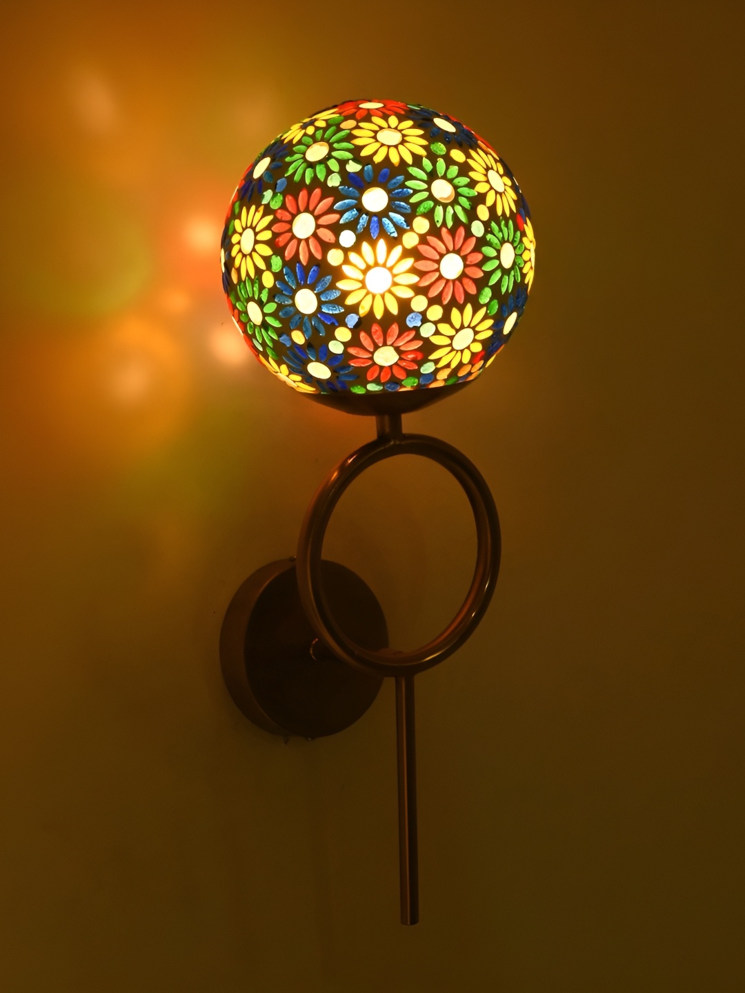 

Afast White & Green Glass Traditional Spherical Shaped Wall Lamp