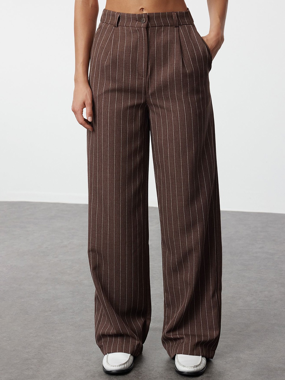 

Trendyol Women Striped Trousers, Brown