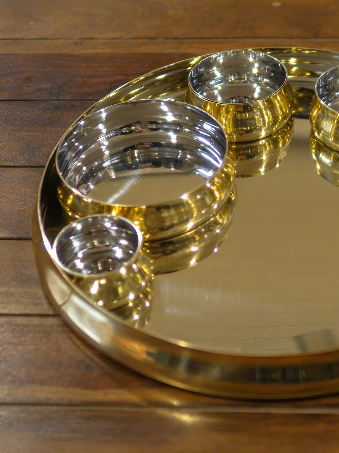 

Ambi Home Gold-Toned 8 Pieces Glossy Dinner Set