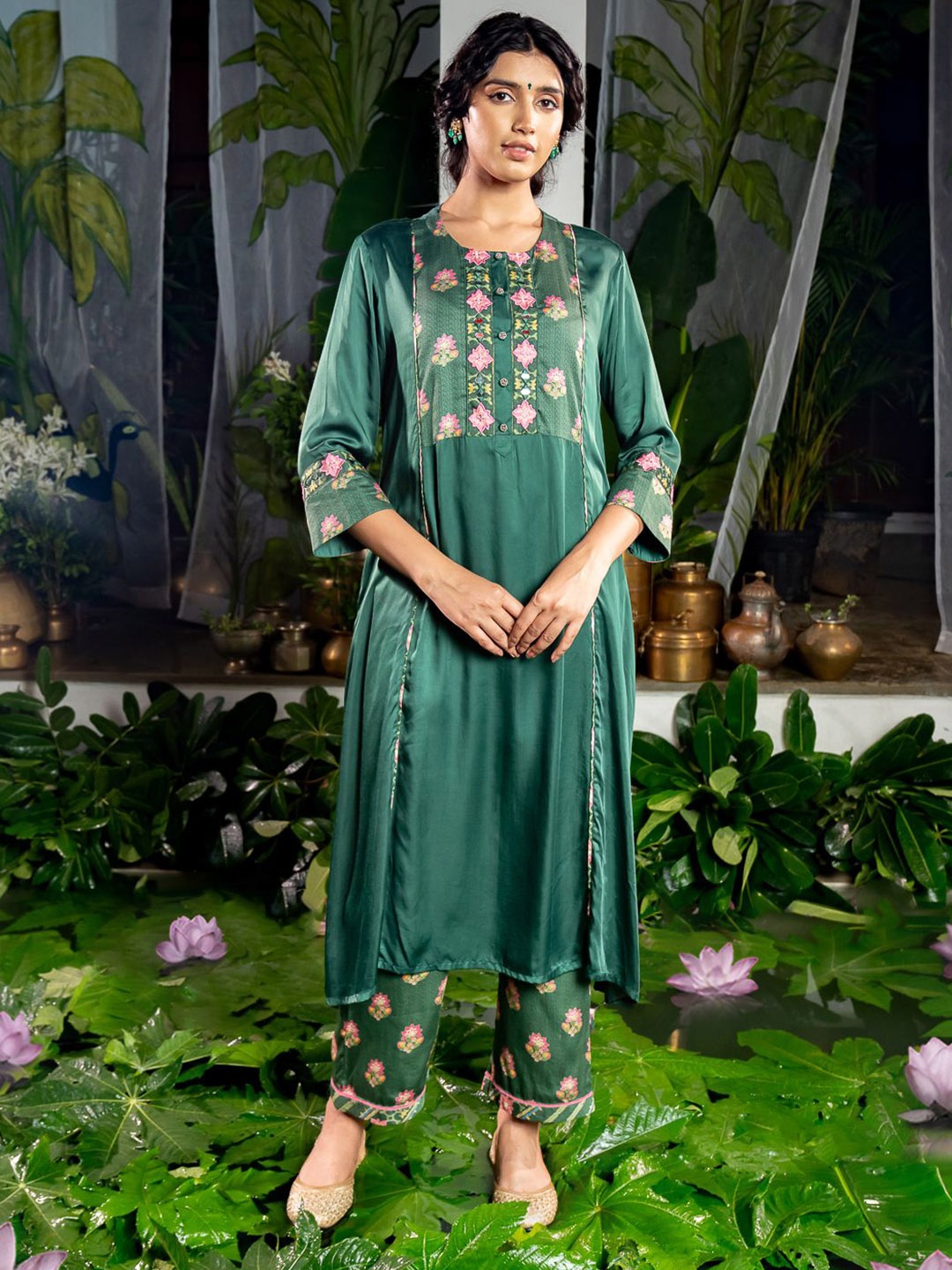 

Baise Gaba Floral Embroidered V-Neck Beads and Stones Pure Silk Anarkali Kurta, Green