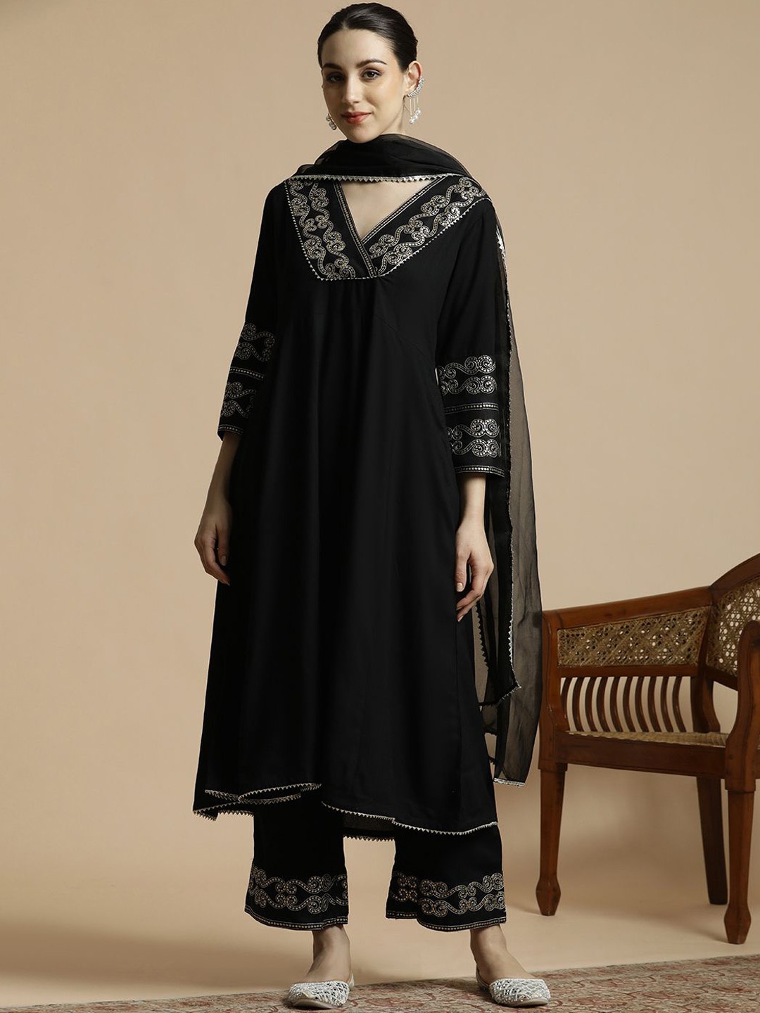 

Anouk Embroidered Thread Work A-Line Kurta With Trousers & Dupatta, Black
