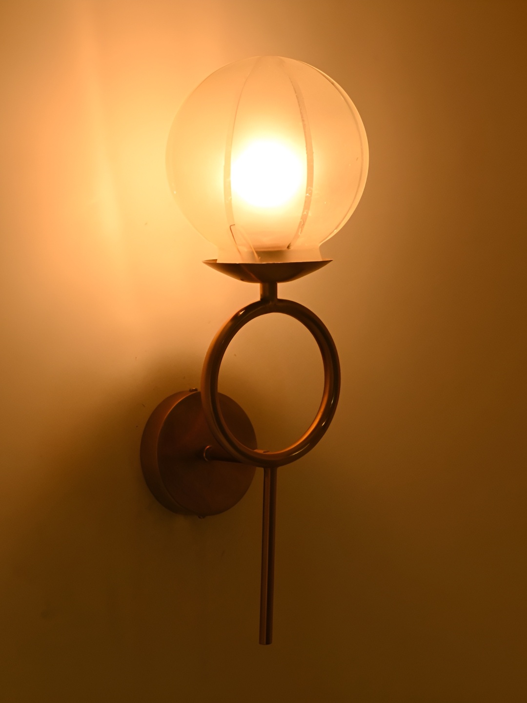 

Afast Grey & Gold Toned Glass Spherical Shaped Wall Lamp
