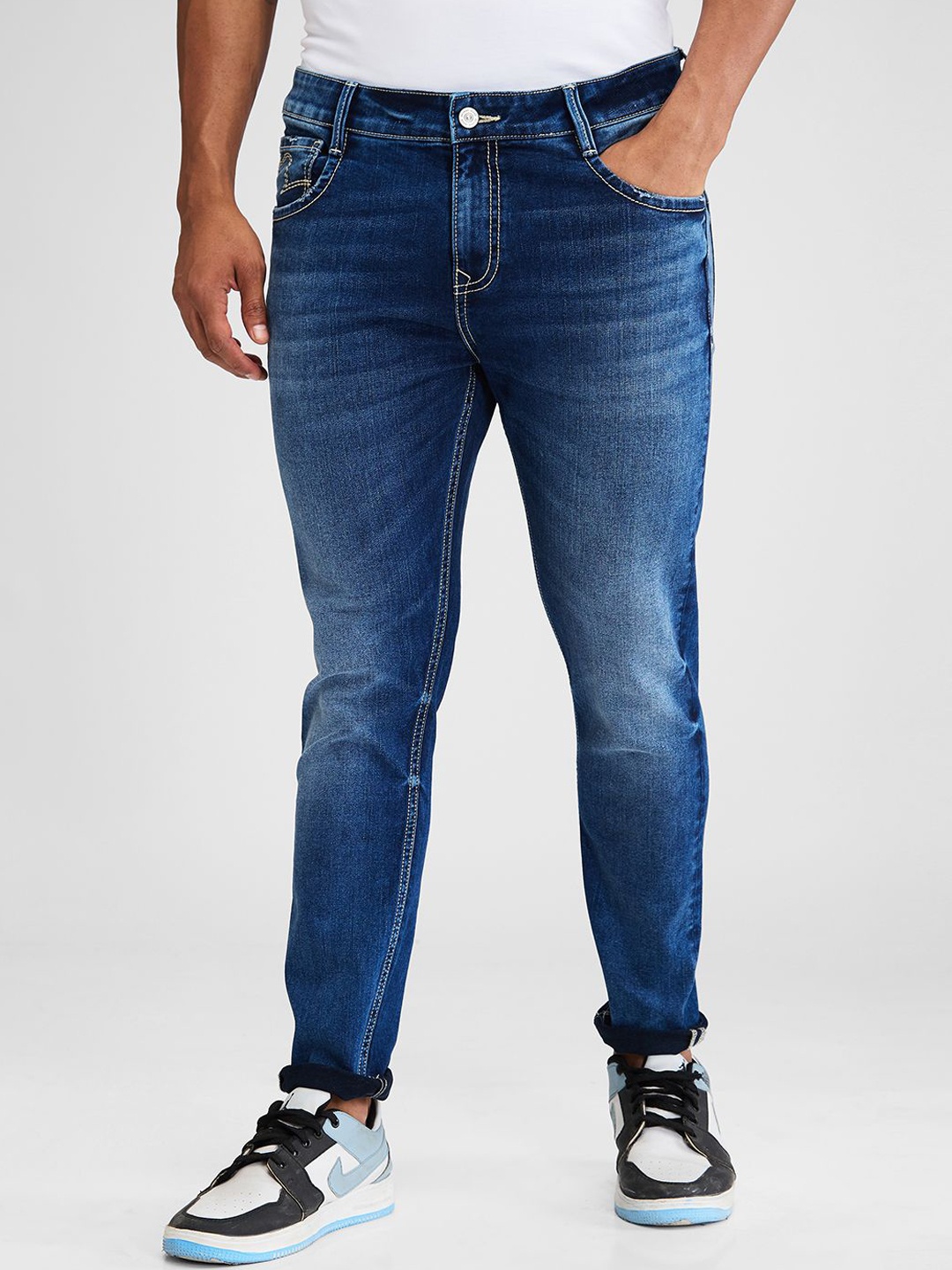 

SPYKAR Men Slim Fit Light Fade Stretchable Jeans, Blue