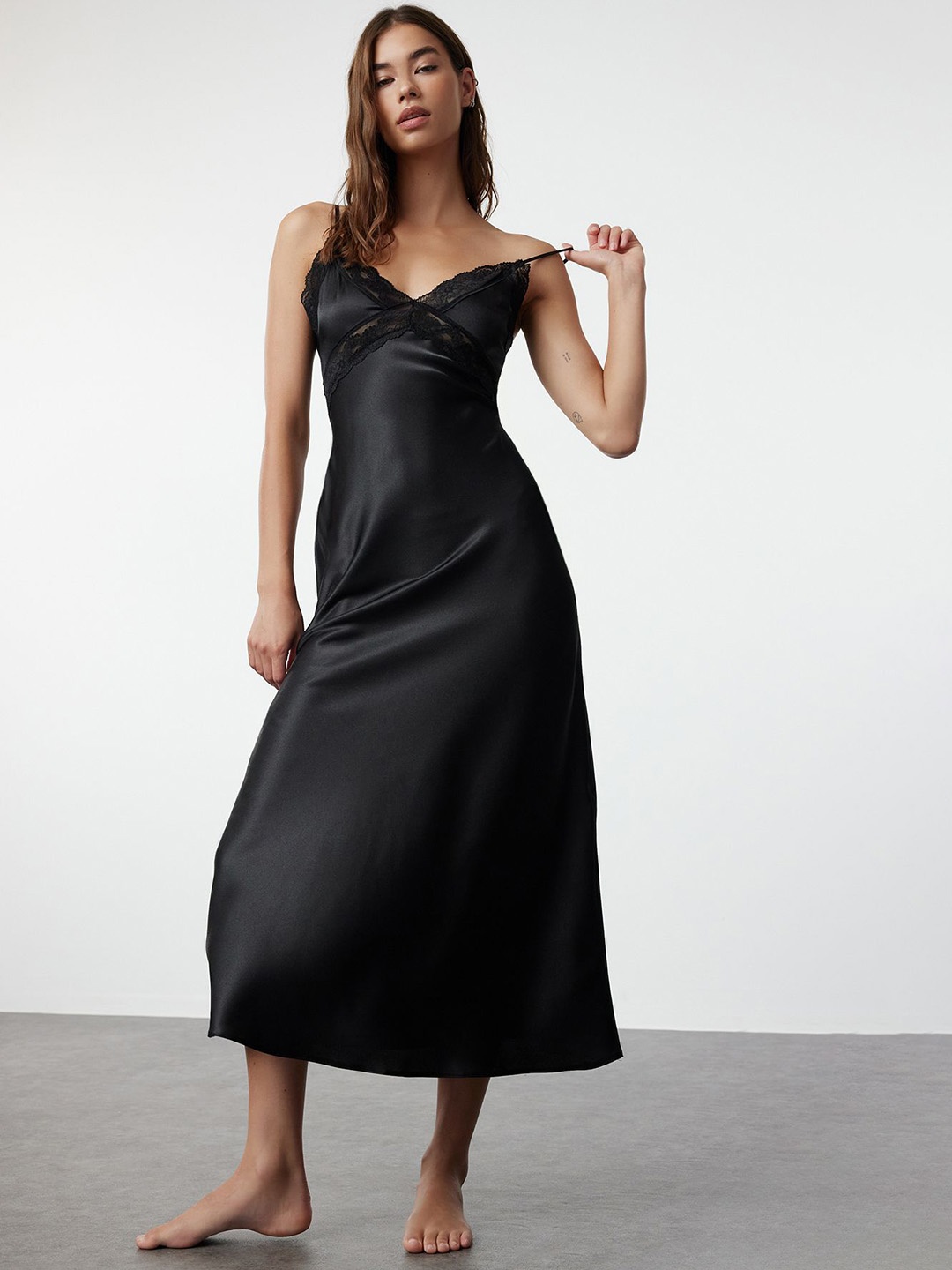 

Trendyol Solid Sleeveless Maxi Nightdress, Black