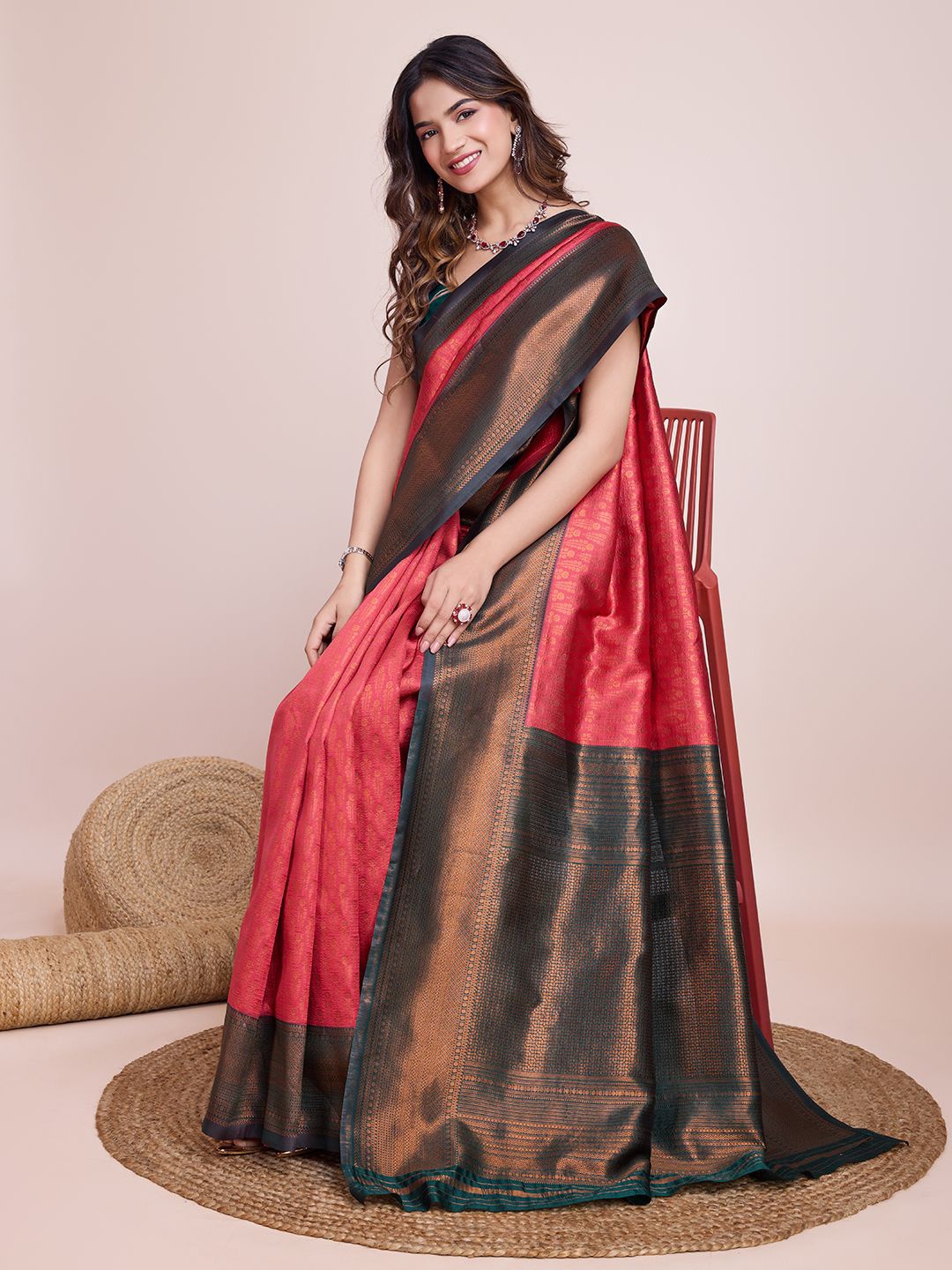 

CARTYSHOP Woven Design Zari Silk Blend Kanjeevaram Saree, Red