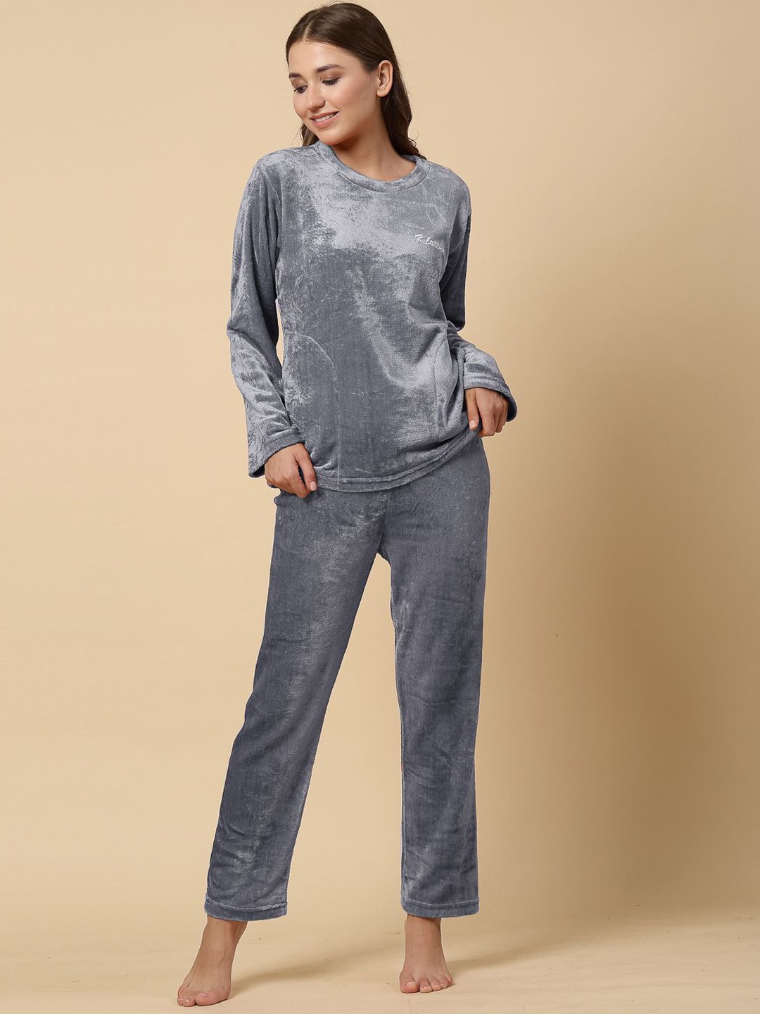 

KLOTTHE Women Solid Woolen Night Suit, Grey