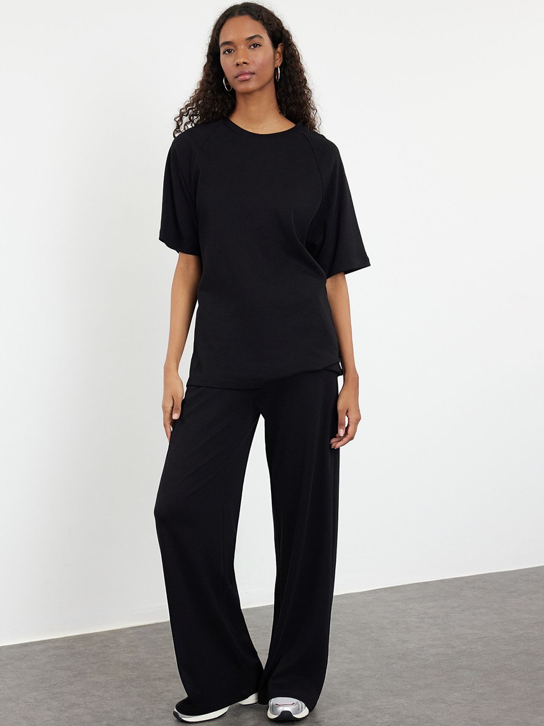 

Trendyol Round Neck Pure Cotton T-Shirt With Trousers, Black
