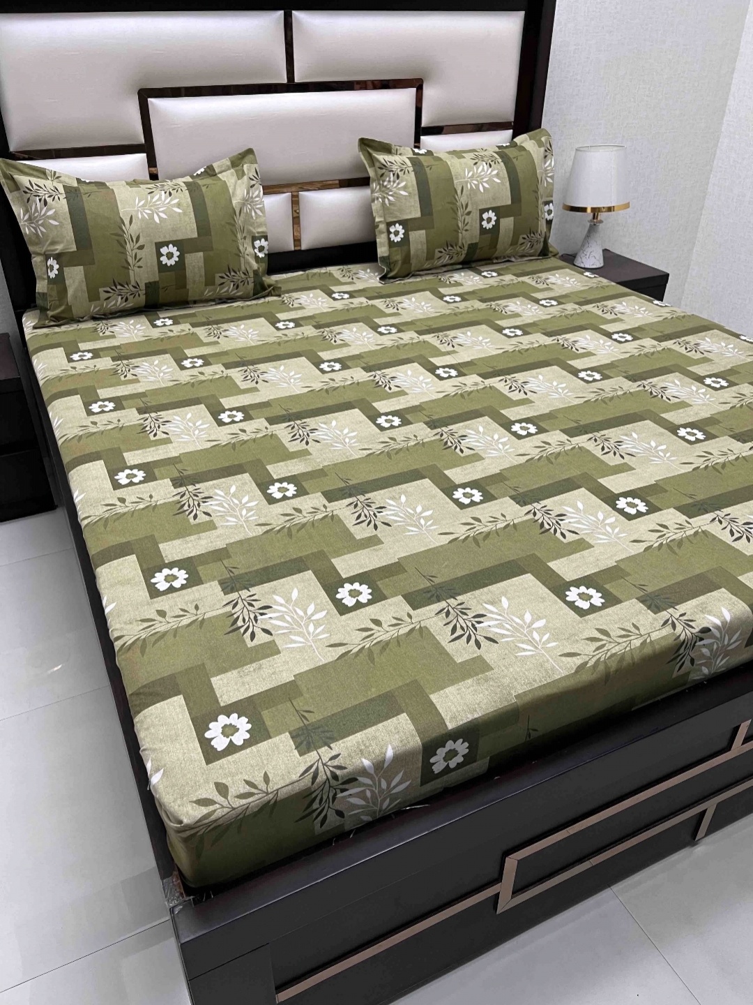 

Pure Decor Passion Green Floral 250 TC Pure Cotton Queen Bedsheet With 2 Pillow Covers