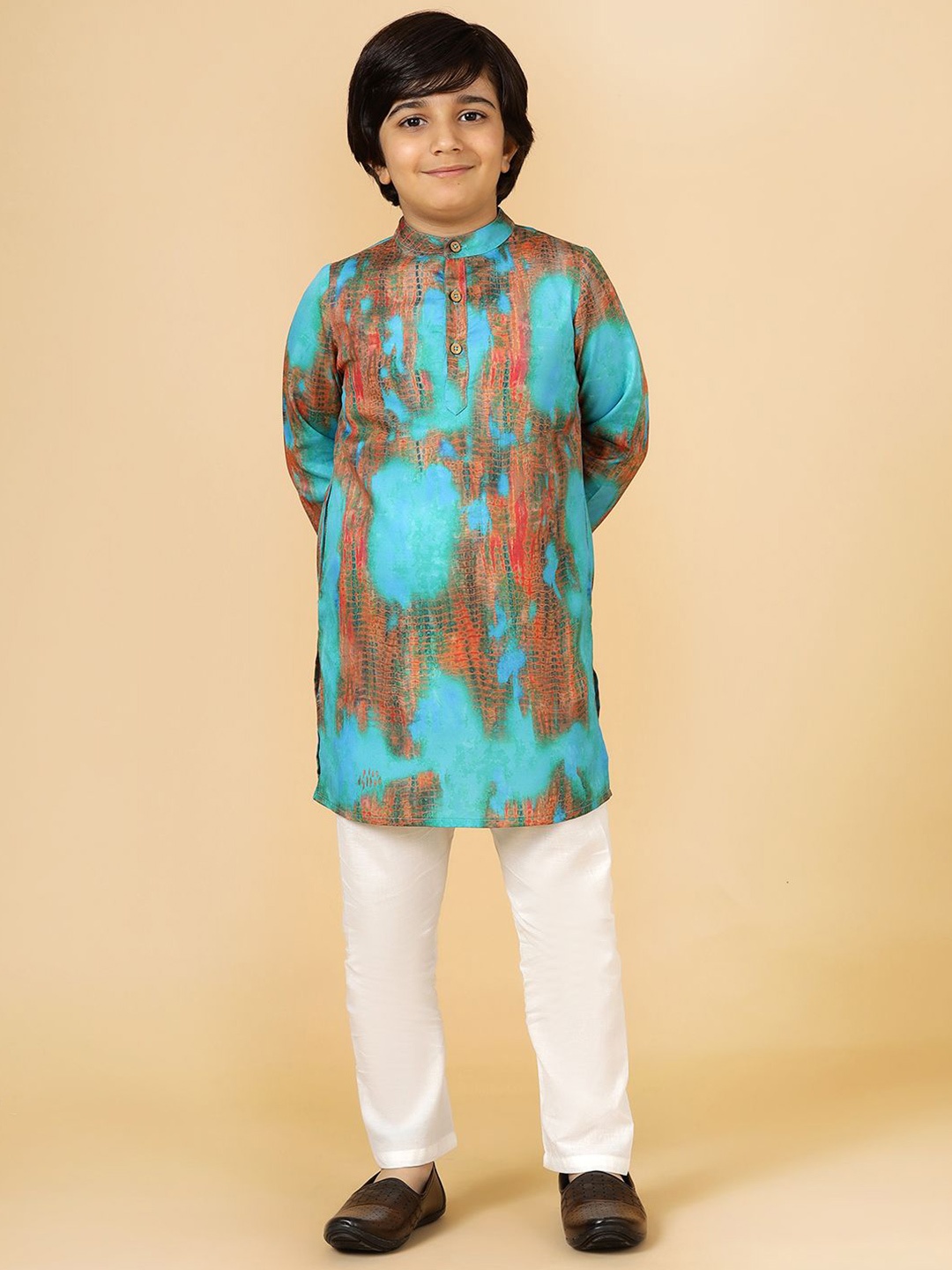 

A.T.U.N. Boys Abstract Printed Band Collar Straight Kurta With Pyjama, Blue