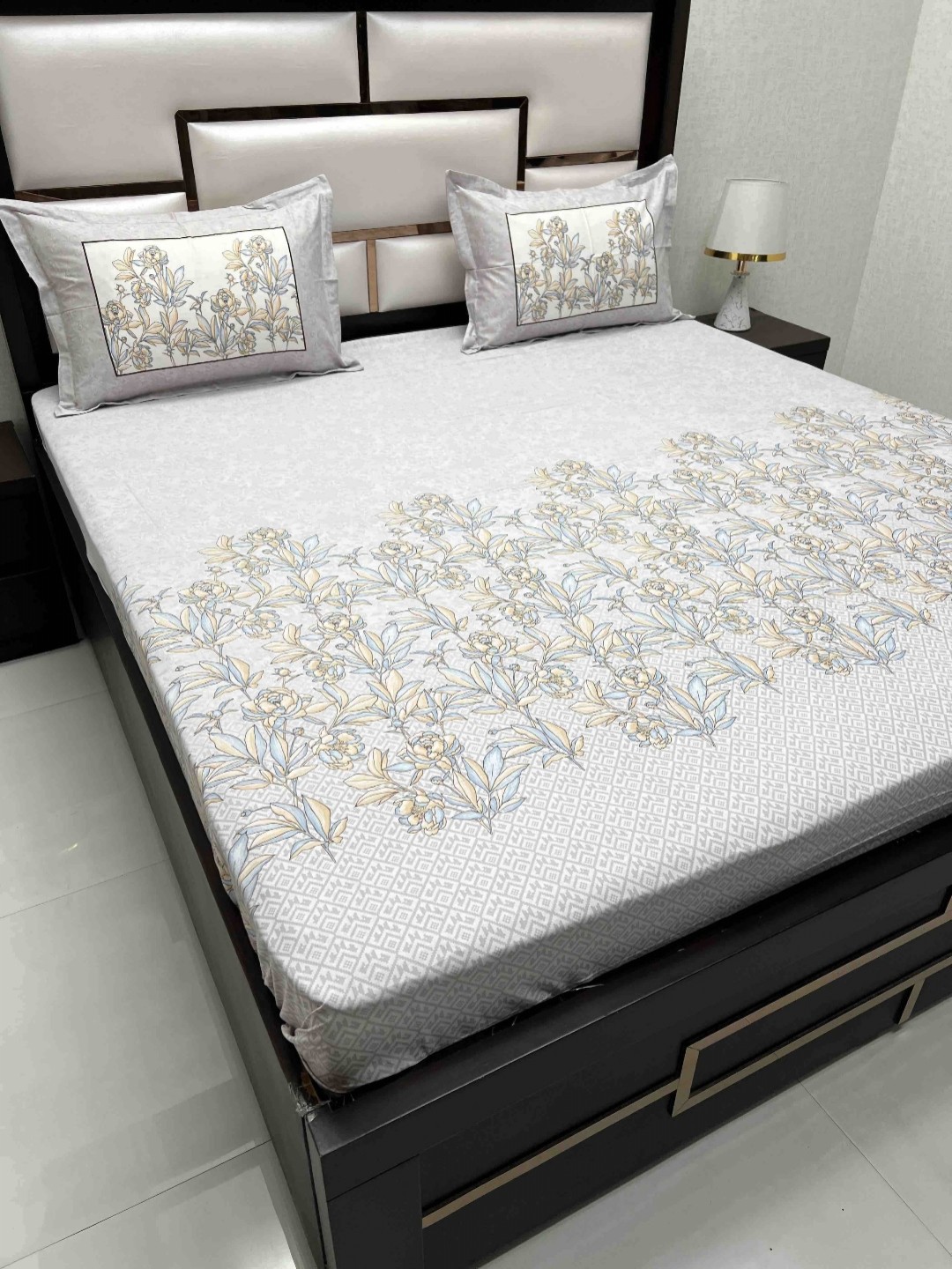 

Pure Decor Lifestyle Grey Floral 350 TC Cotton King Bedsheet with 2 Pillow Covers