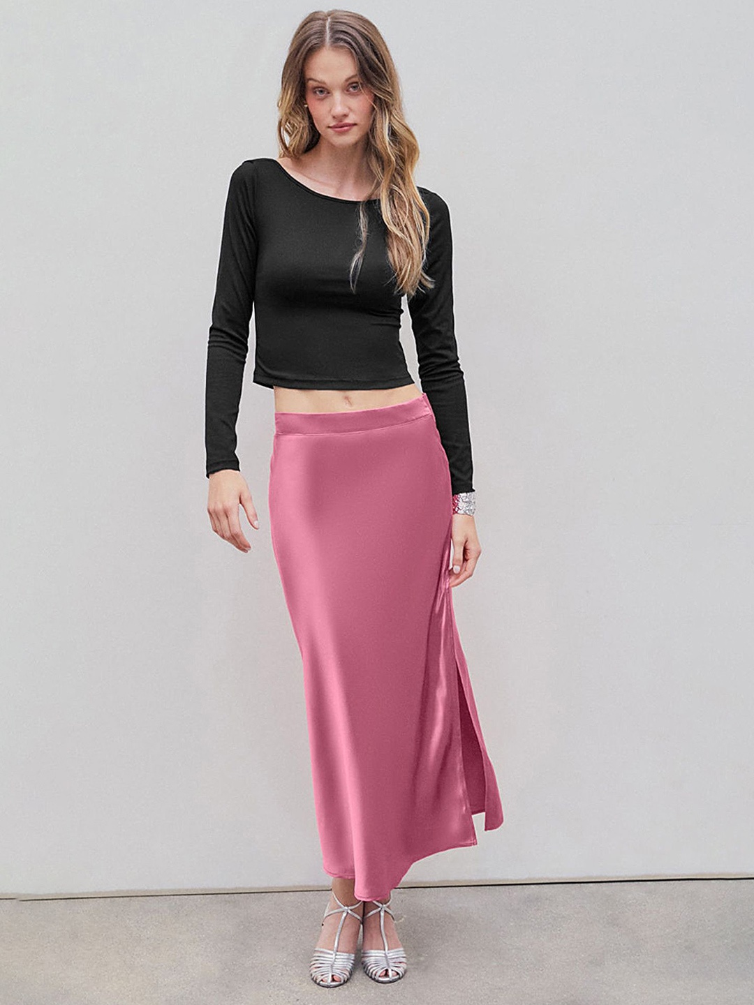 

LULU & SKY Crop Top, Black