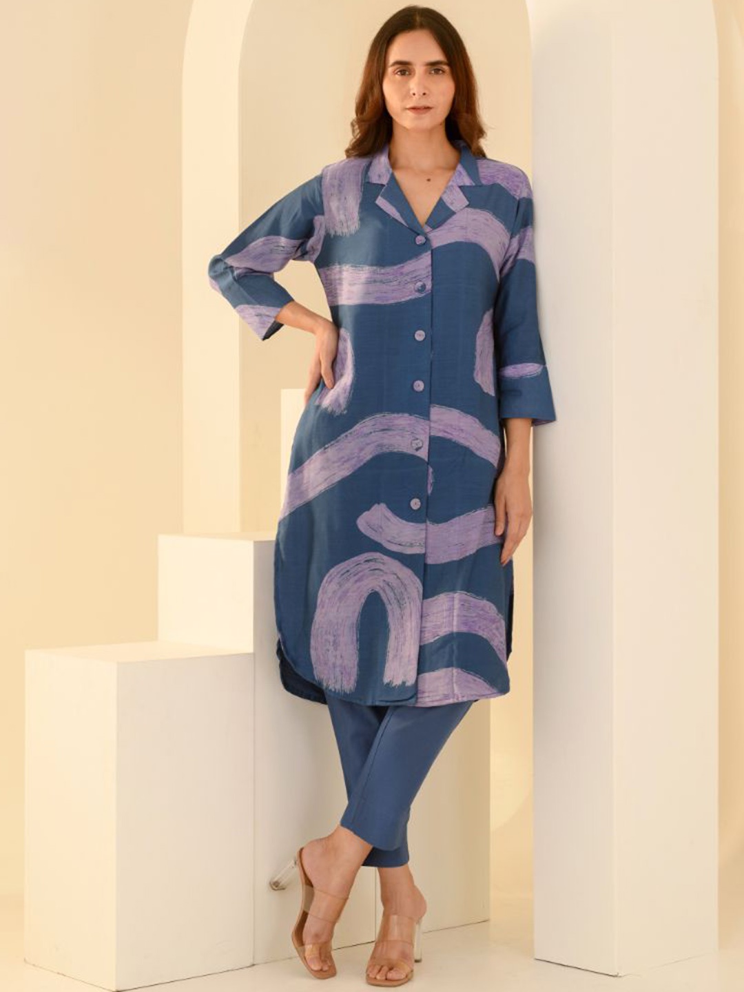 

Kameez by Pooja Kejriwal Printed Chanderi Silk Kurta With Trousers, Blue
