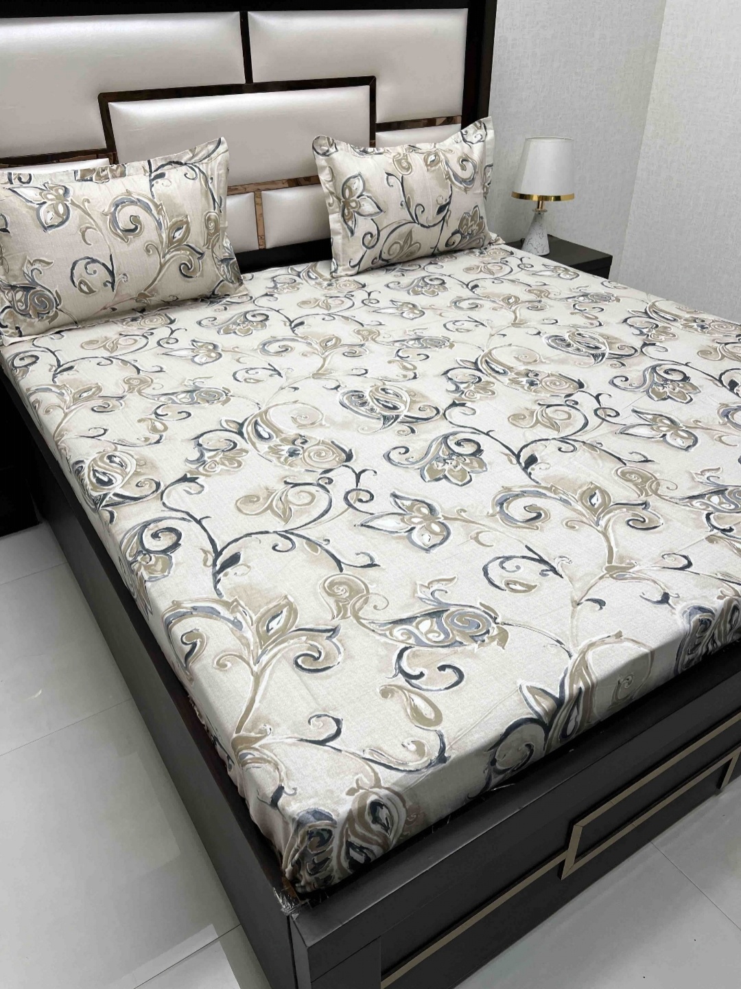 

Pure Decor Royal Velar Off White & Grey Ethnic 400 TC King Bedsheet With 2 Pillow Covers