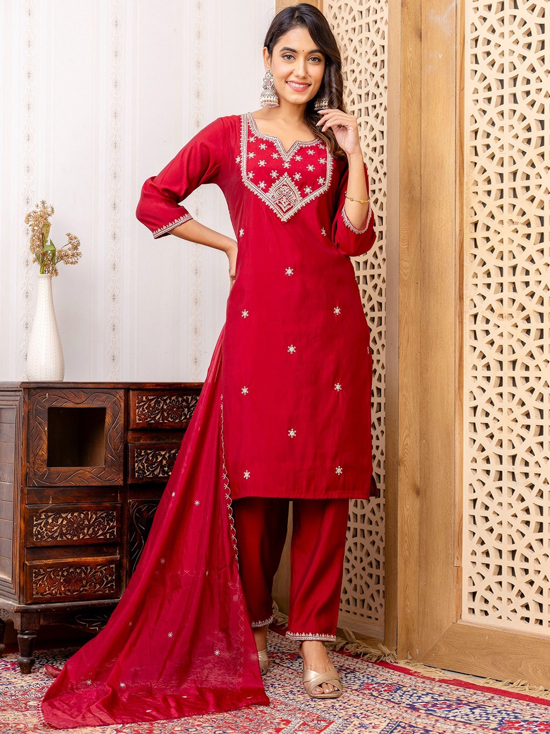 

CELEBRAVO Ethnic Motifs Embroidered Straight Zari Kurta With Trousers & Dupatta, Red