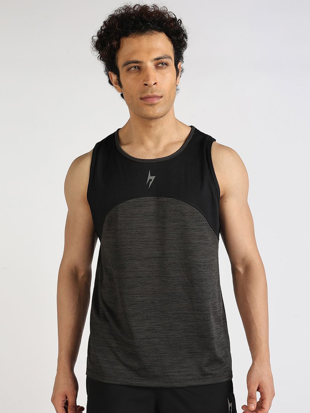 

Hardik Pandya Vertex Round Neck Sleeveless Quick Dry, Black
