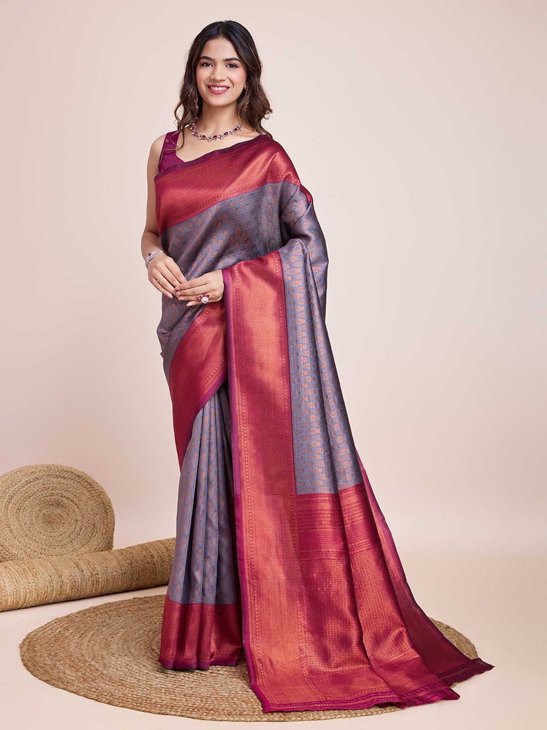 

CARTYSHOP Ethnic Motifs Zari Woven Kanjeevaram Saree, Grey