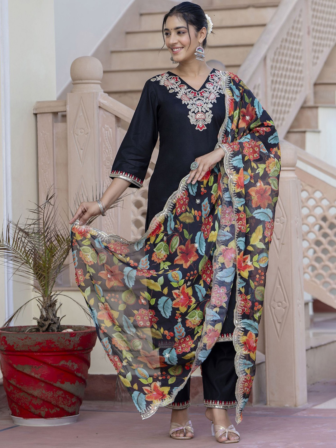 

VredeVogel Floral Yoke Design Straight Thread Work Kurta with Trousers & Dupatta, Black