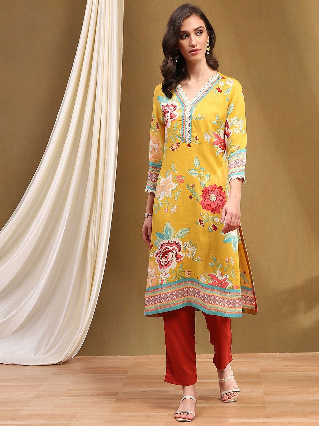 

Biba Floral Printed V-Neck Straight Kurta, Yellow