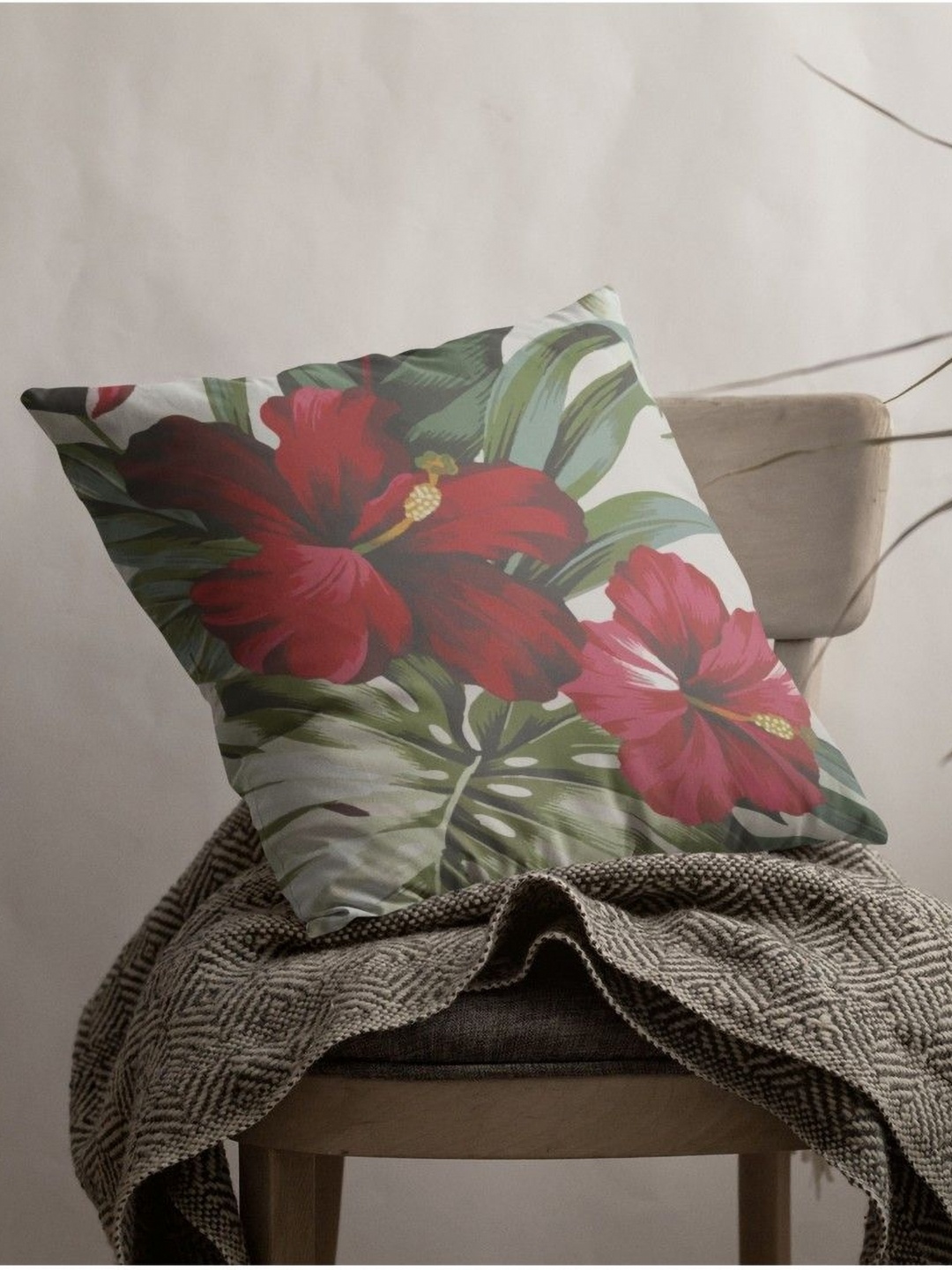 

THEYAYACAFE White & Red Floral Printed Velvet Square Cushion Cover