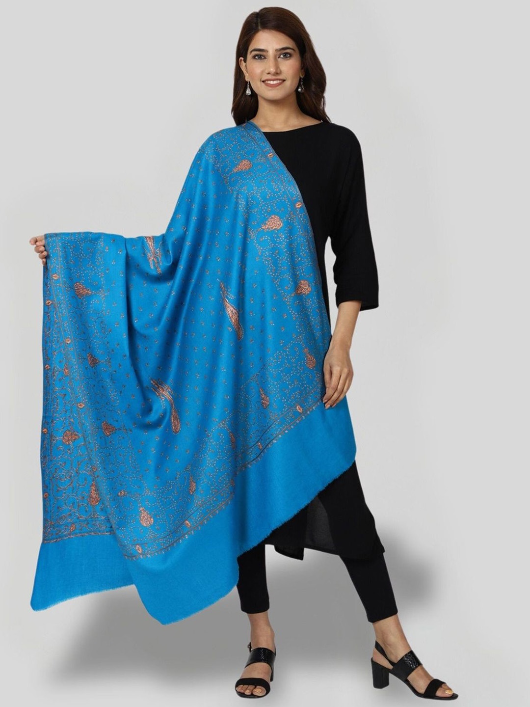 

SWI Stylish Floral Embroidered Pure Woollen Shawl, Turquoise blue