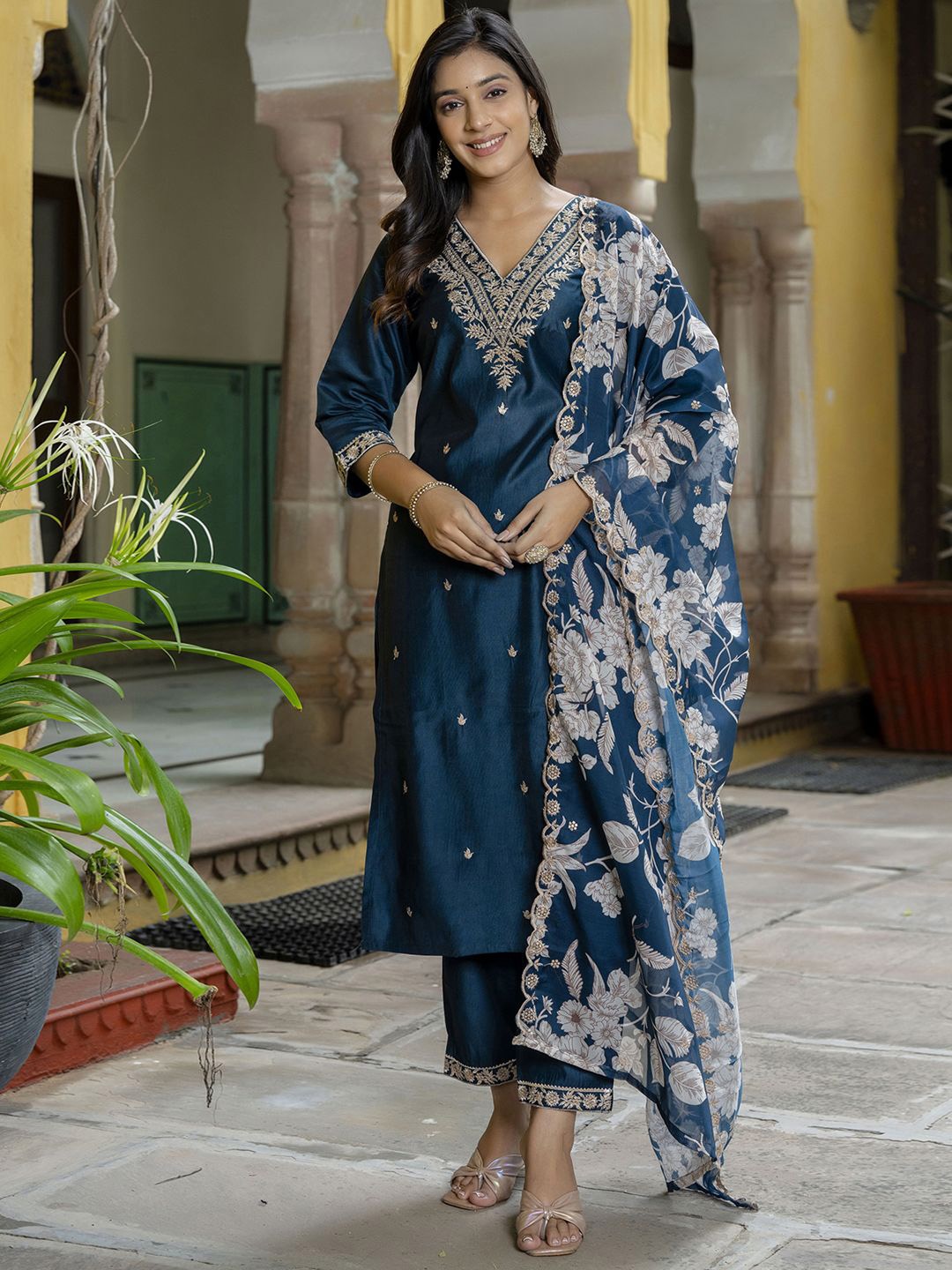 

VredeVogel Ethnic Motifs Embroidered Straight Thread Work Kurta with Trousers & Dupatta, Teal