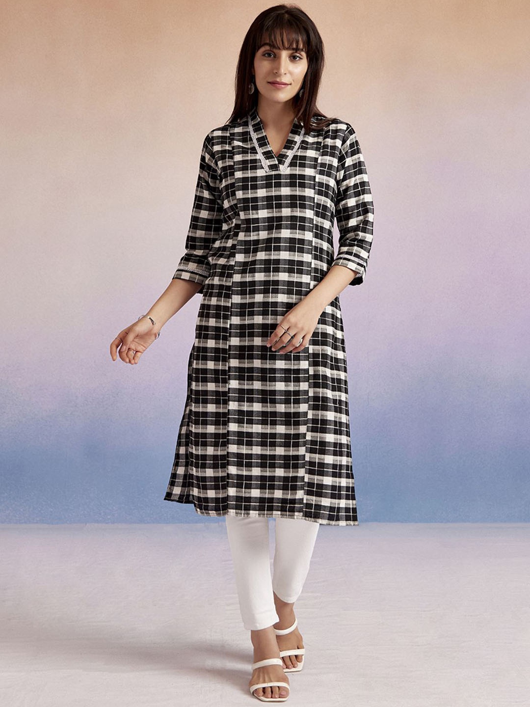 

Jaipur Kurti Checked V Neck Gotta Patti Straight Kurta, Black