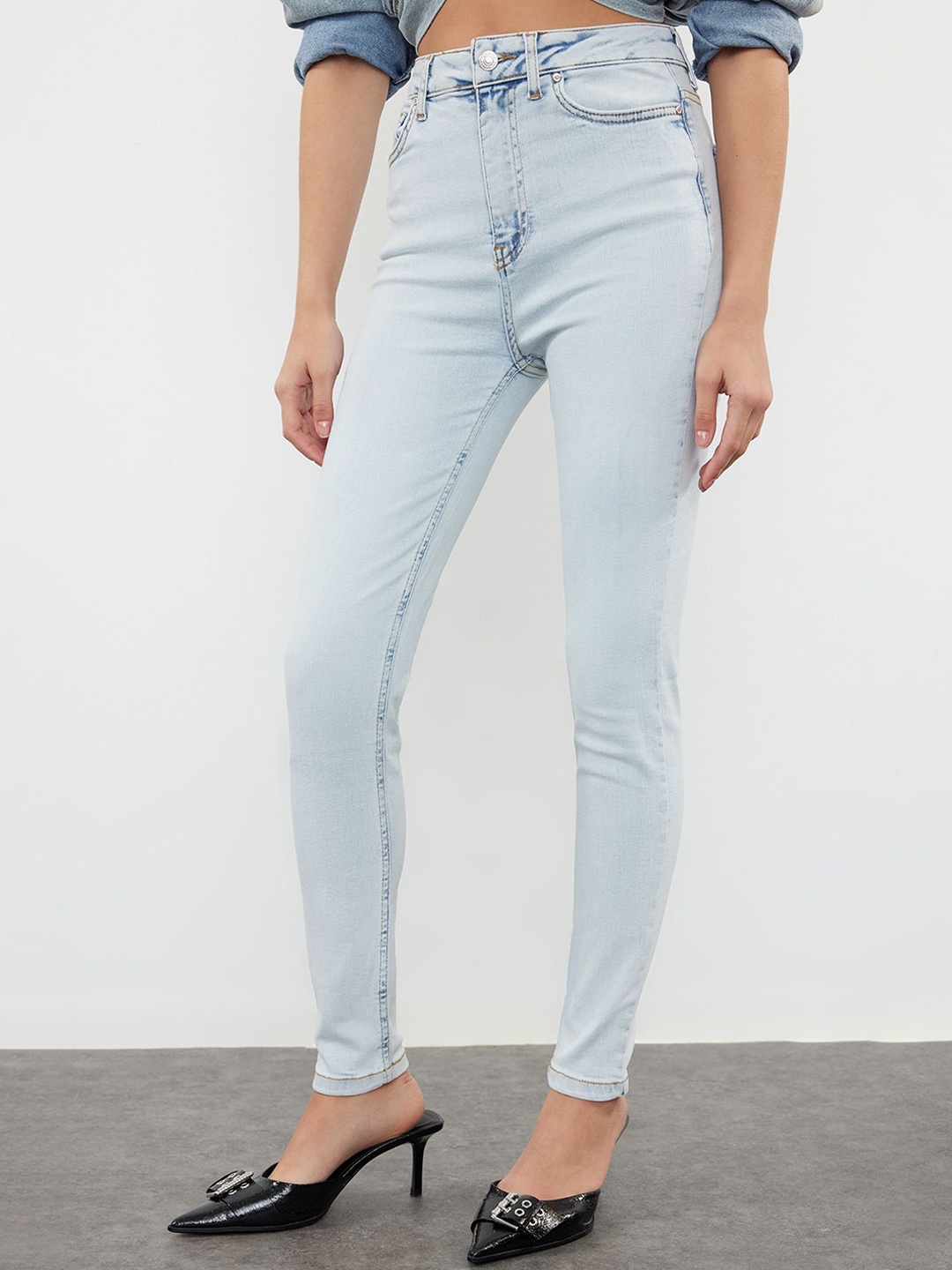 

Trendyol Women Mildly Distressed Heavy Fade Jeans, Blue
