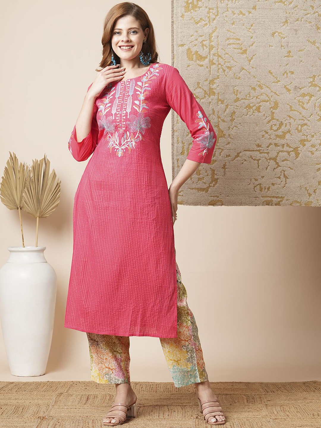 

FASHOR Ethnic Motifs Embroidered Thread Work Pure Cotton Kurta With Trousers, Pink