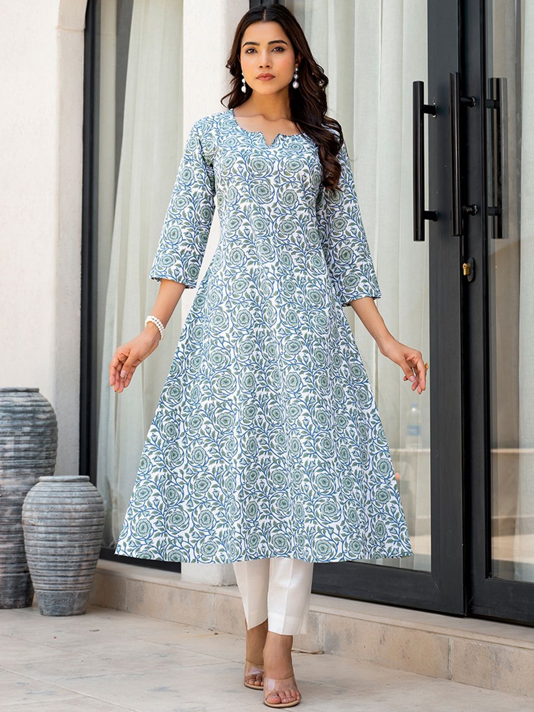 

ARAVALII Floral Printed Cotton A-Line Kurta, Blue