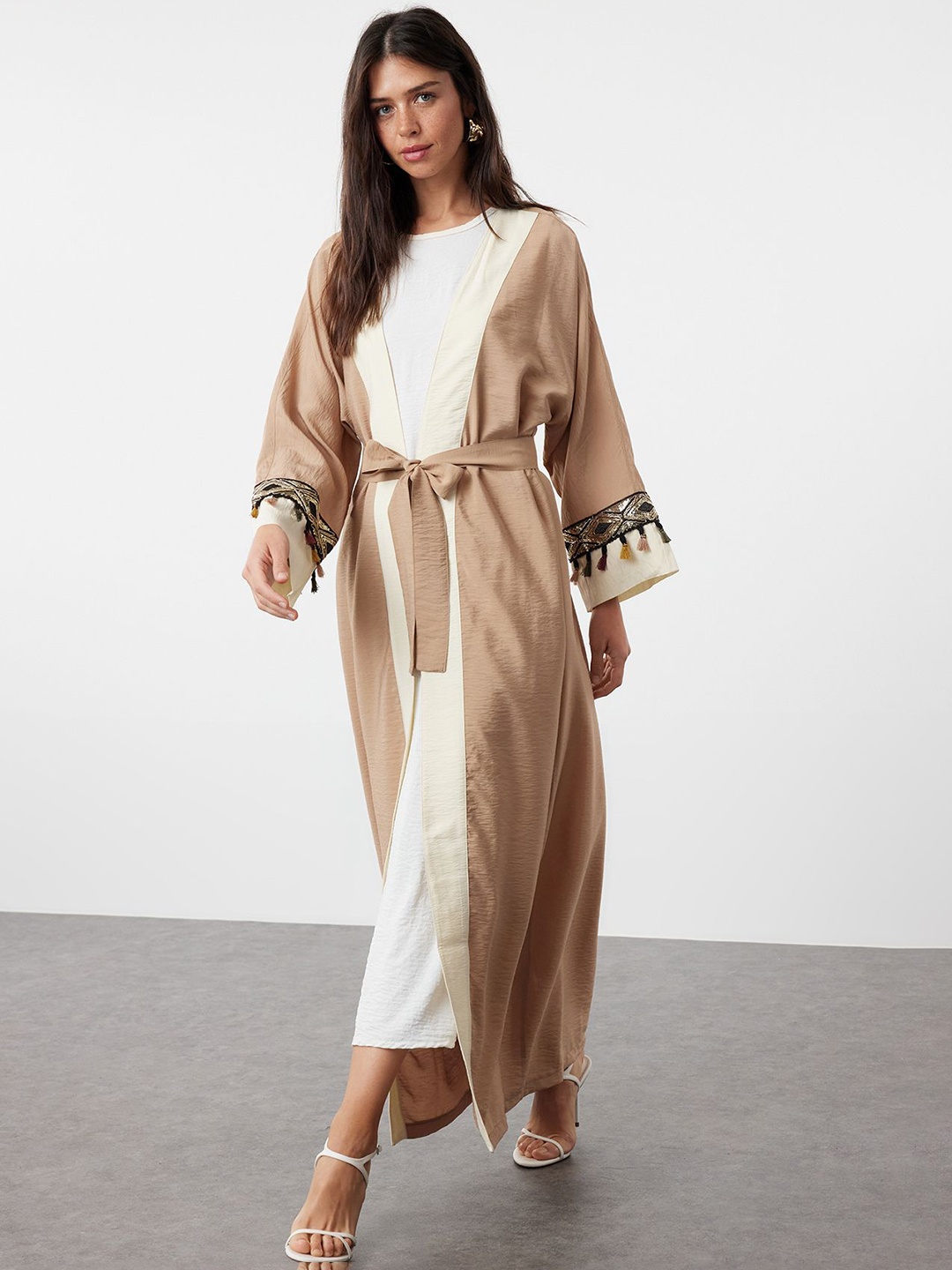 

Trendyol V-Neck Longline Tie-Up Shrug, Beige