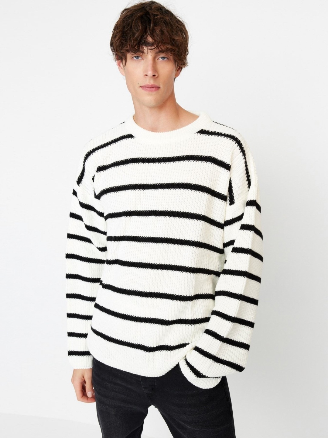 

Trendyol Unisex Striped Hooded Monochrome Pockets T-shirt, Na