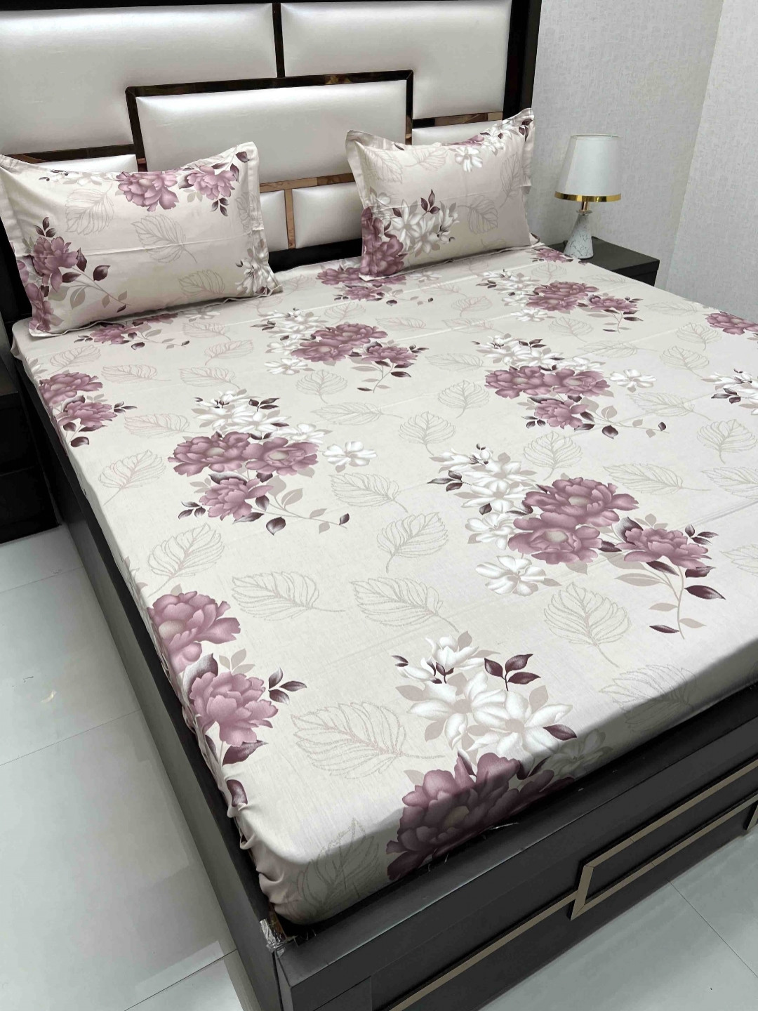 

Pure Decor Royal Velar Peach-Coloured & White Floral King Bedsheet with 2 Pillow Covers